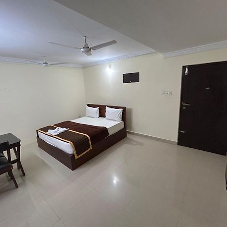 K V Suites Kochi 외부 사진