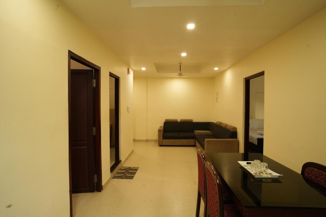 K V Suites Kochi 외부 사진