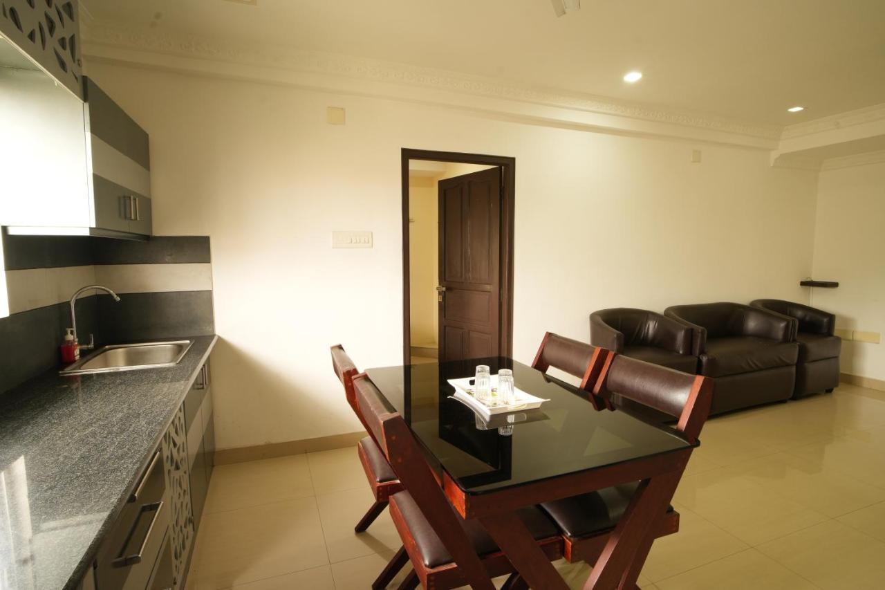 K V Suites Kochi 외부 사진
