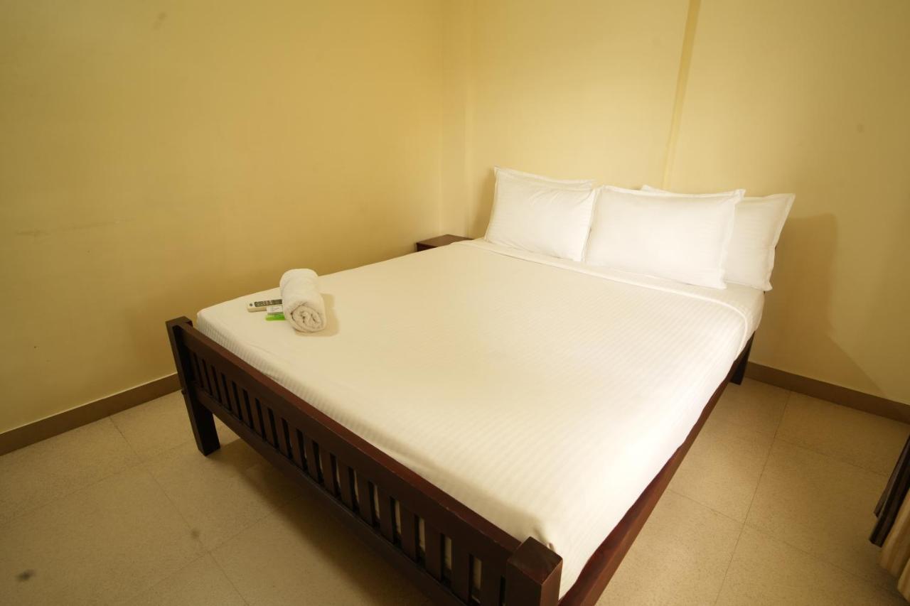 K V Suites Kochi 외부 사진