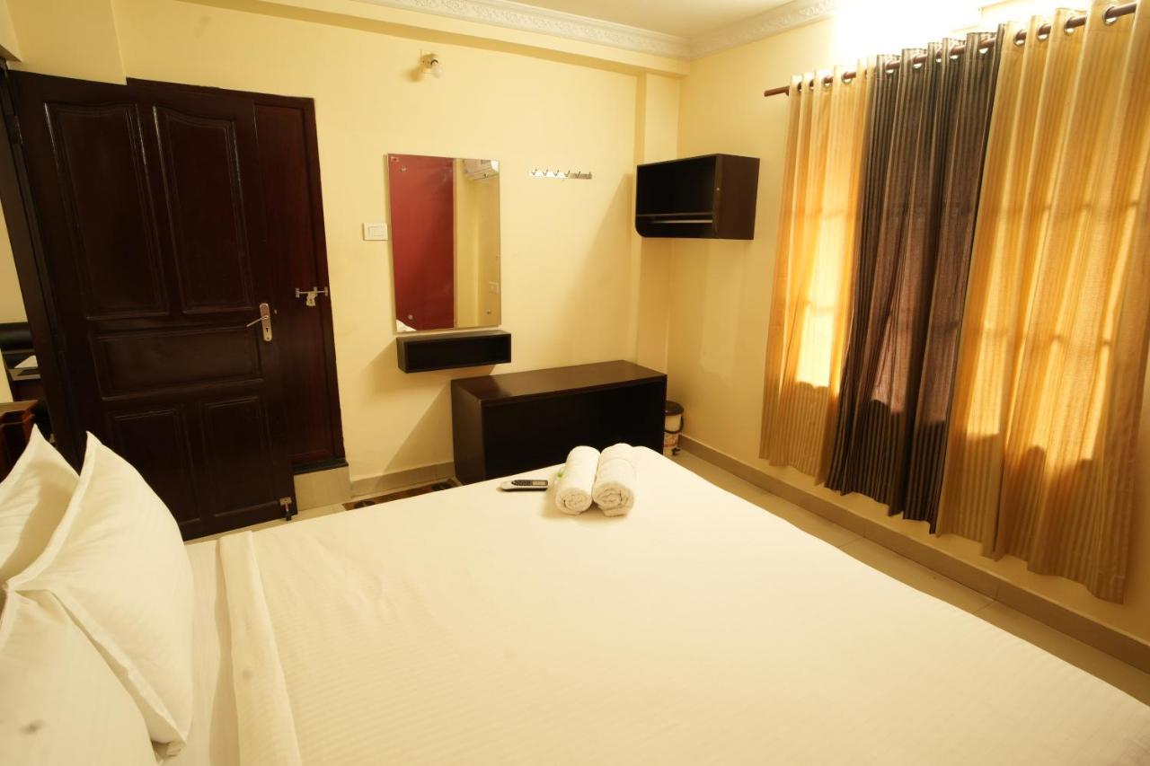 K V Suites Kochi 외부 사진
