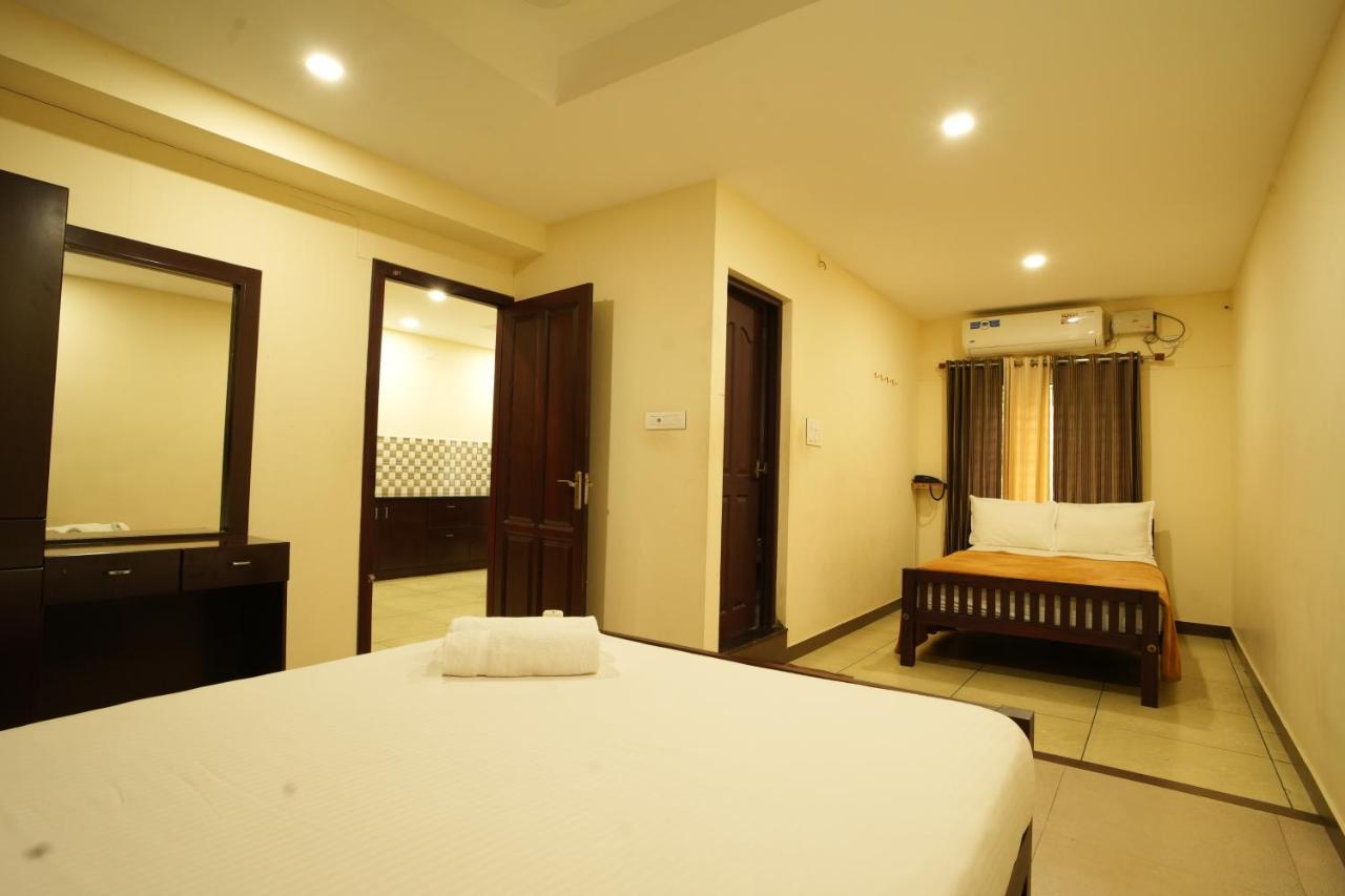 K V Suites Kochi 외부 사진