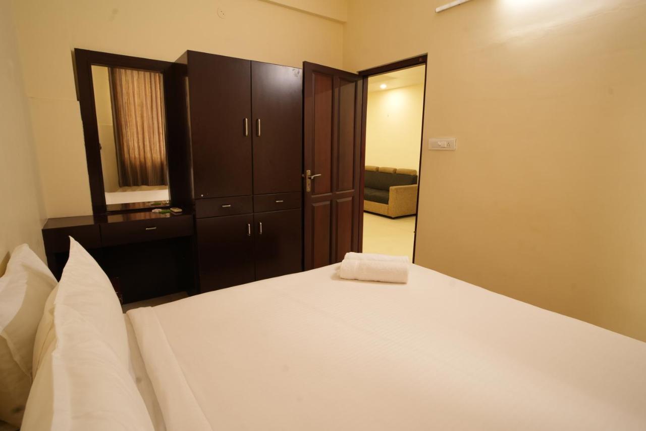 K V Suites Kochi 외부 사진