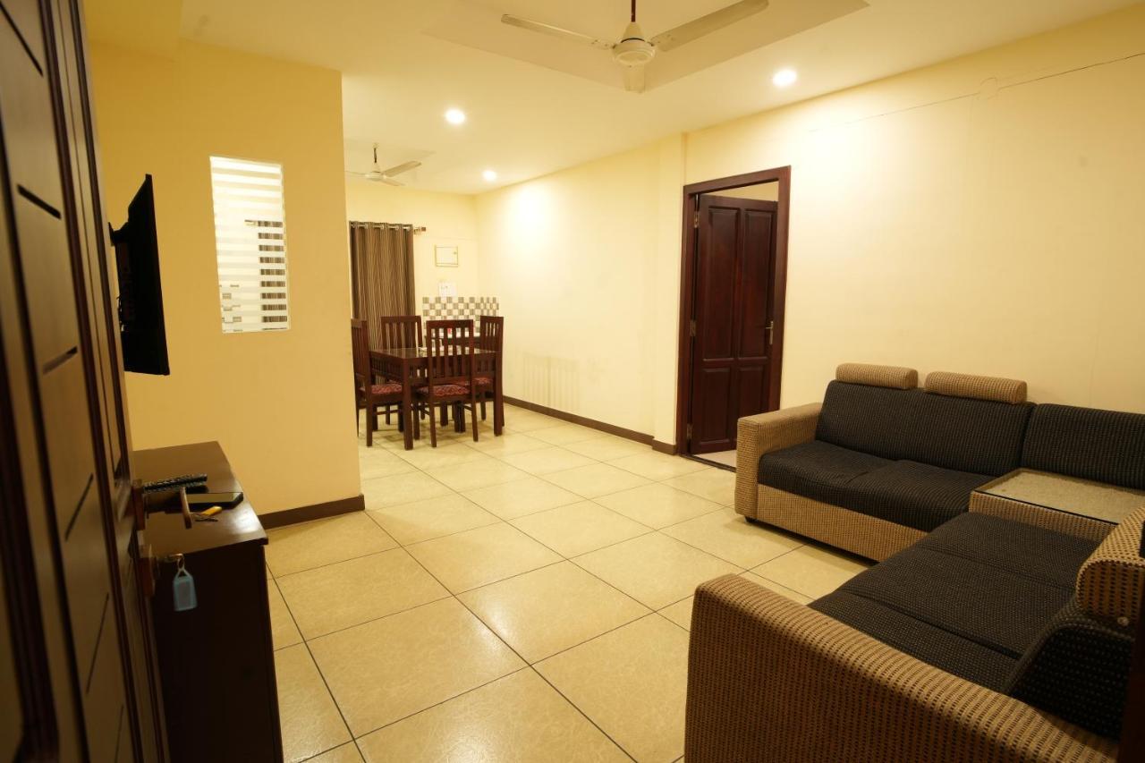 K V Suites Kochi 외부 사진
