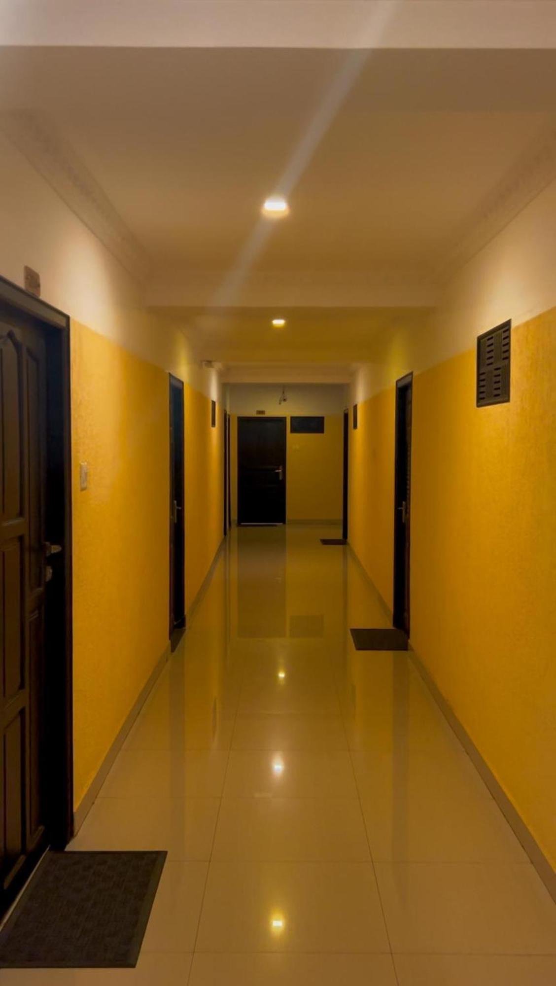 K V Suites Kochi 외부 사진