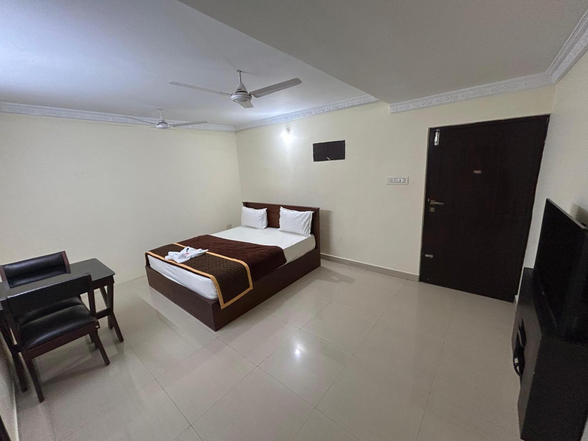 K V Suites Kochi 외부 사진