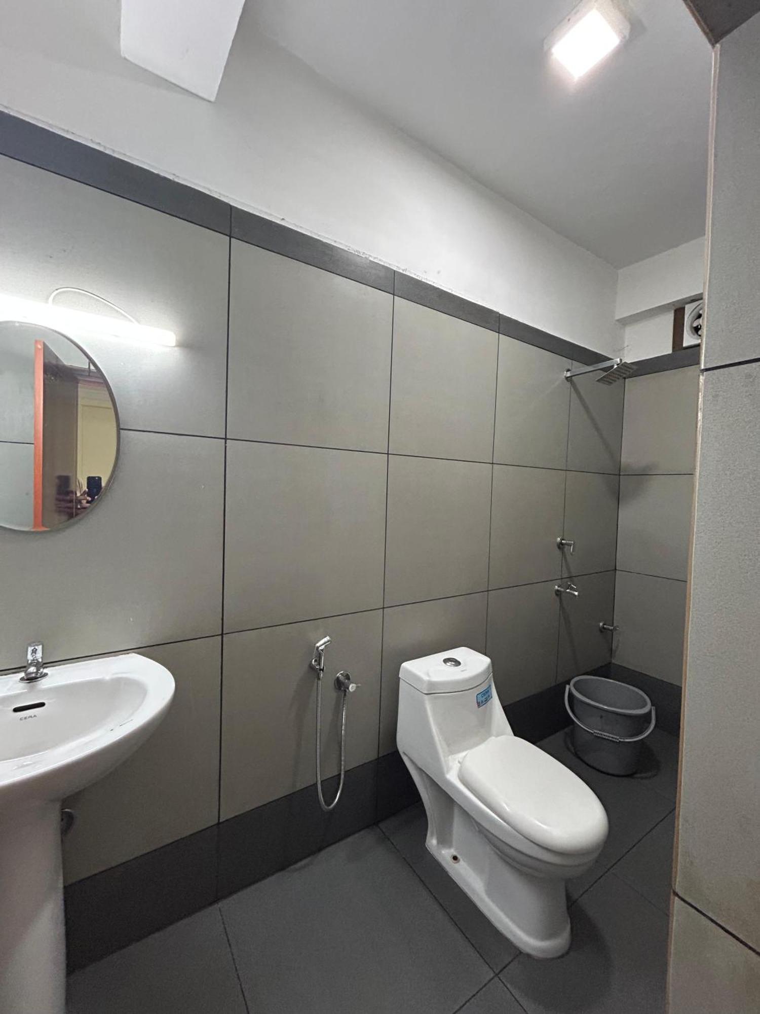 K V Suites Kochi 외부 사진